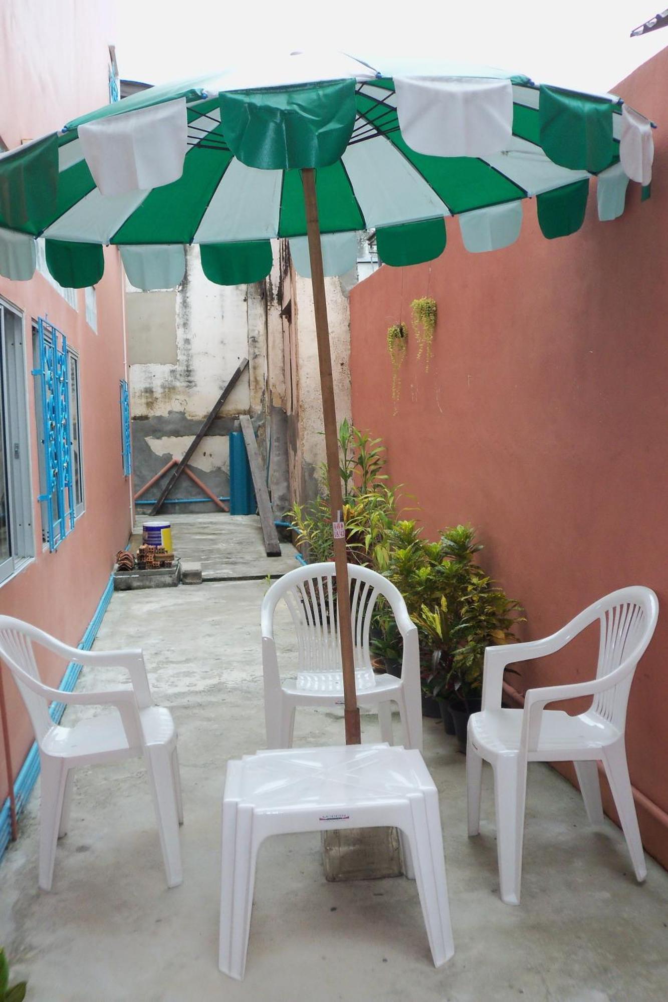 D'S Corner & Guesthouse Phuket Bagian luar foto