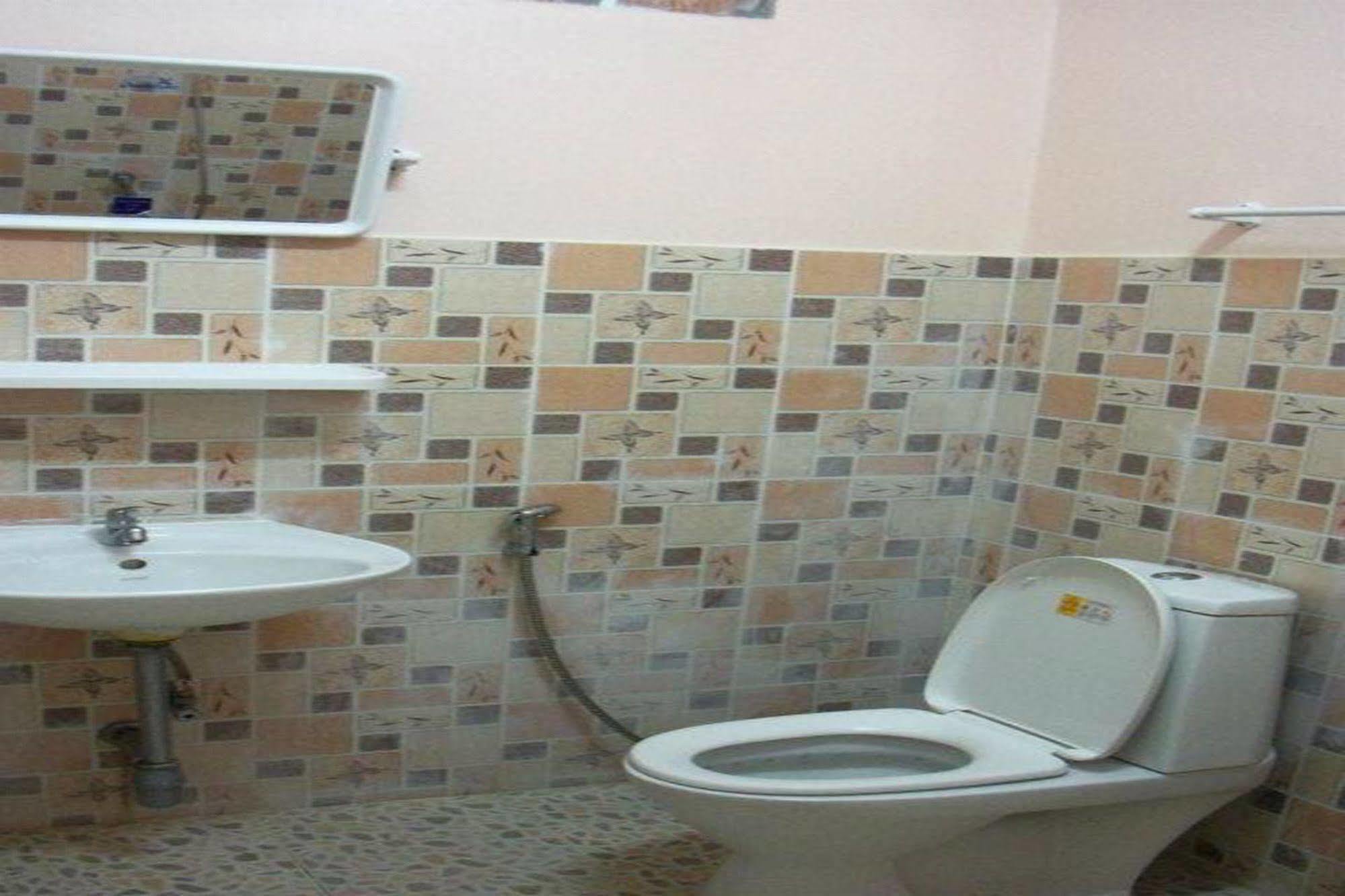 D'S Corner & Guesthouse Phuket Bagian luar foto