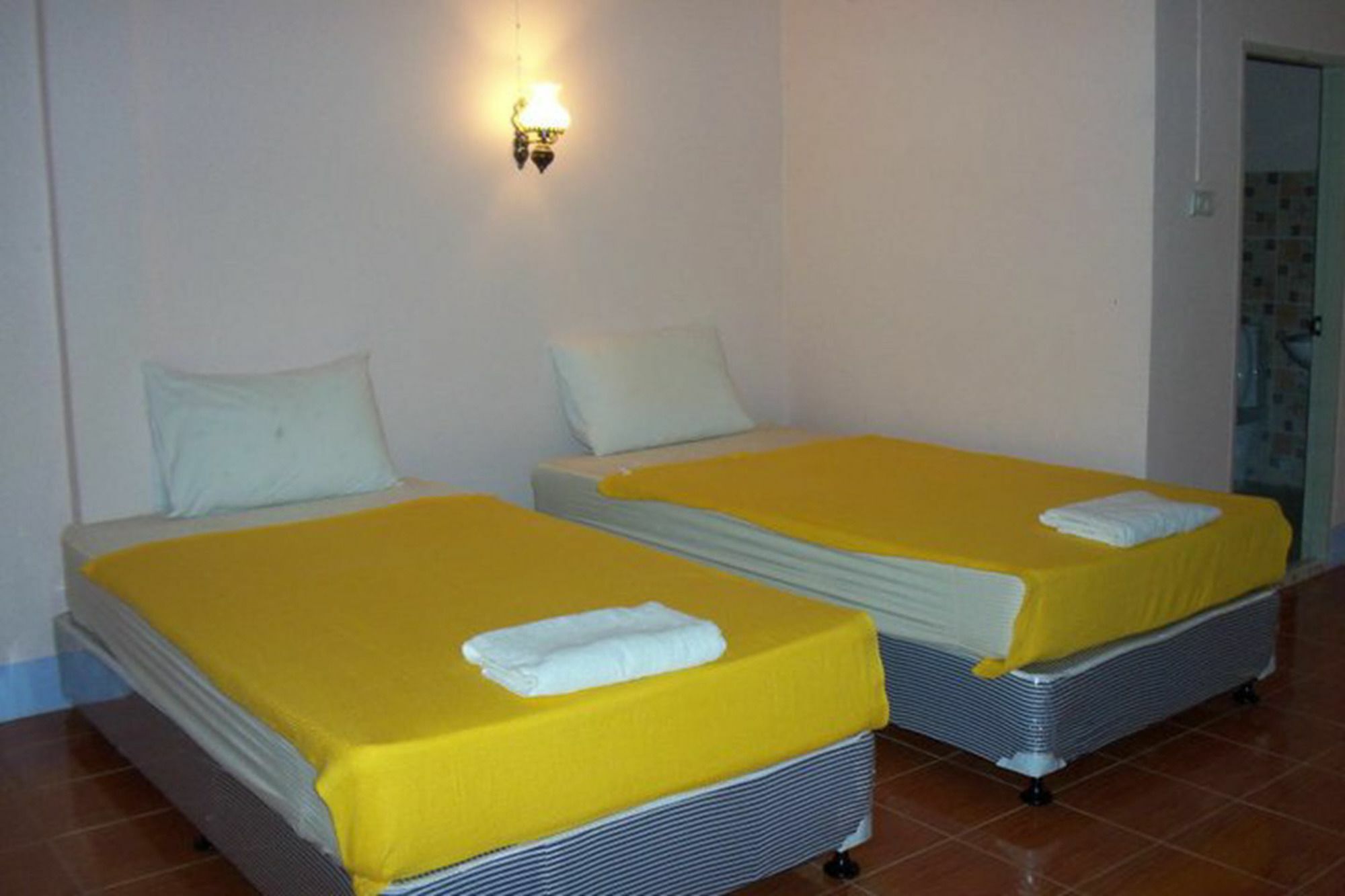 D'S Corner & Guesthouse Phuket Bagian luar foto