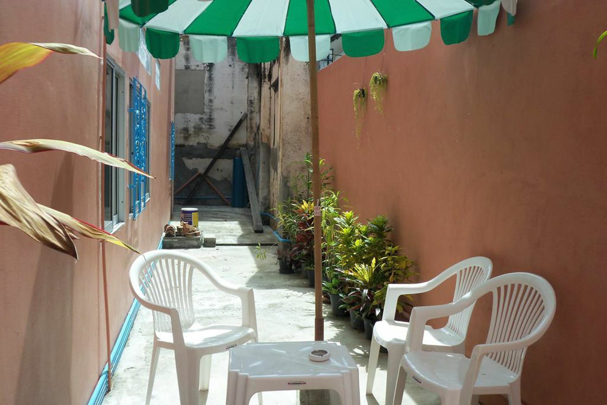 D'S Corner & Guesthouse Phuket Bagian luar foto